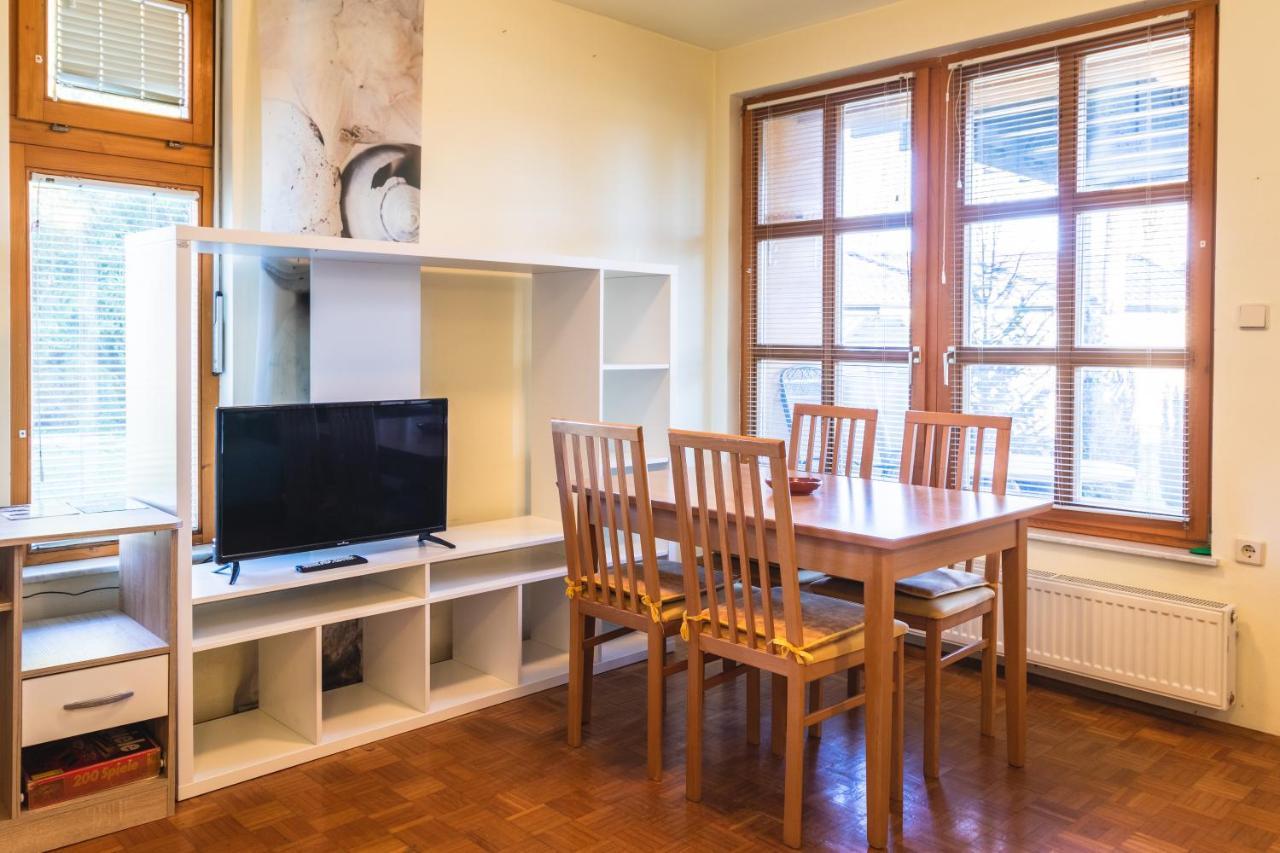 Relax Apartment In Banovci Вержей Экстерьер фото